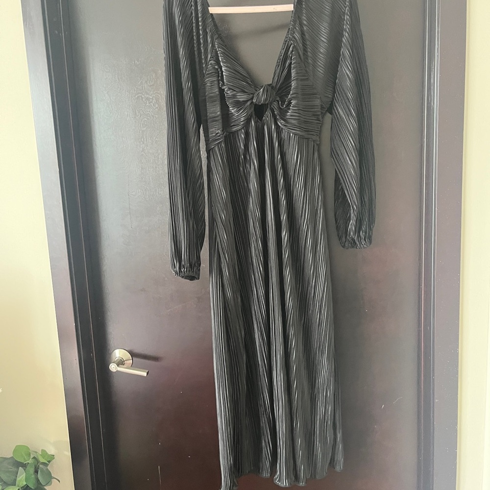 ARULA Black Pleated Knot-Front Maxi Dress